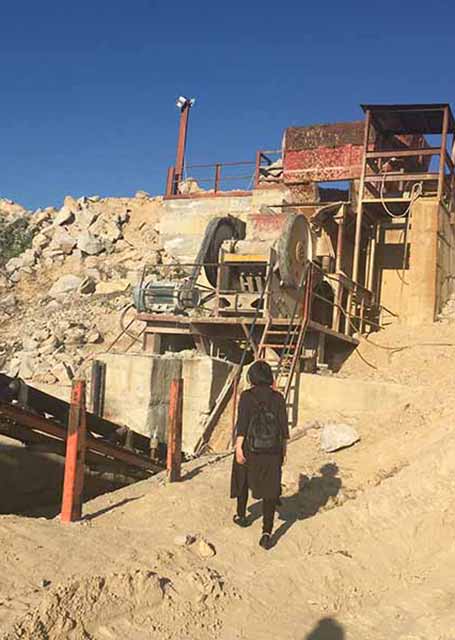 محطة تكسير الحجر الصلب بقدرة 100-120 طن في الساعة في زيمبابوي